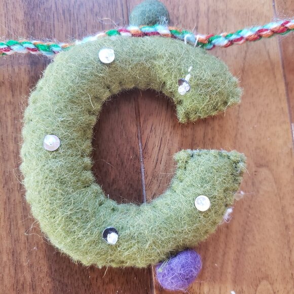 Colorful Felt Merry Christmas Garland - Picture 3 of 5